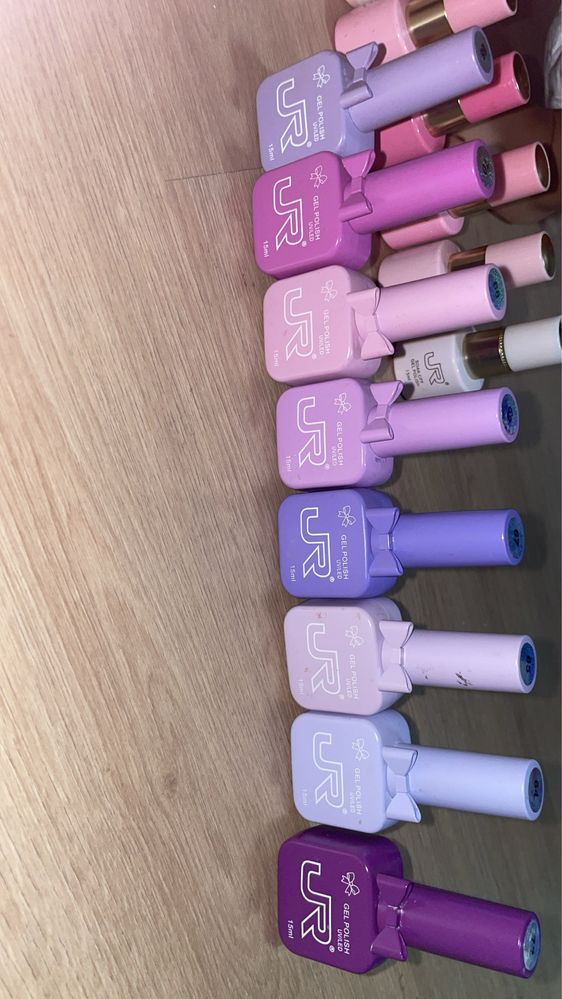 Kis verniz de gel