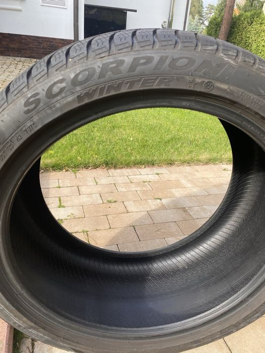 Продаю комплект зимових шин R21