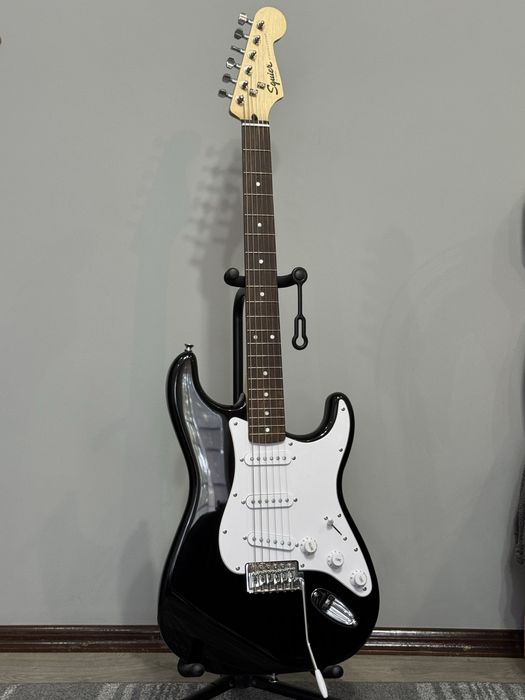 Електрогітара SQUIER by FENDER stratocaster (black)