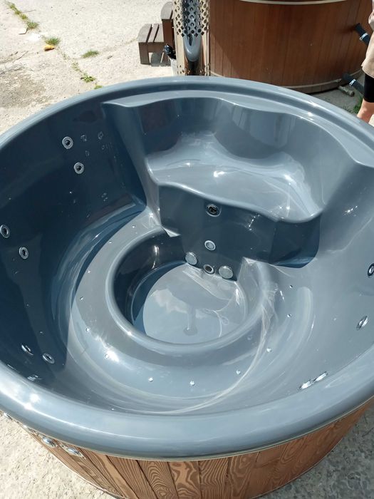 Гарячий чан та холодна купіль. СПА комплекс .