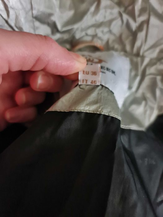 Продам куртки зимові.Обидві майже нові,одягалися пару разів,