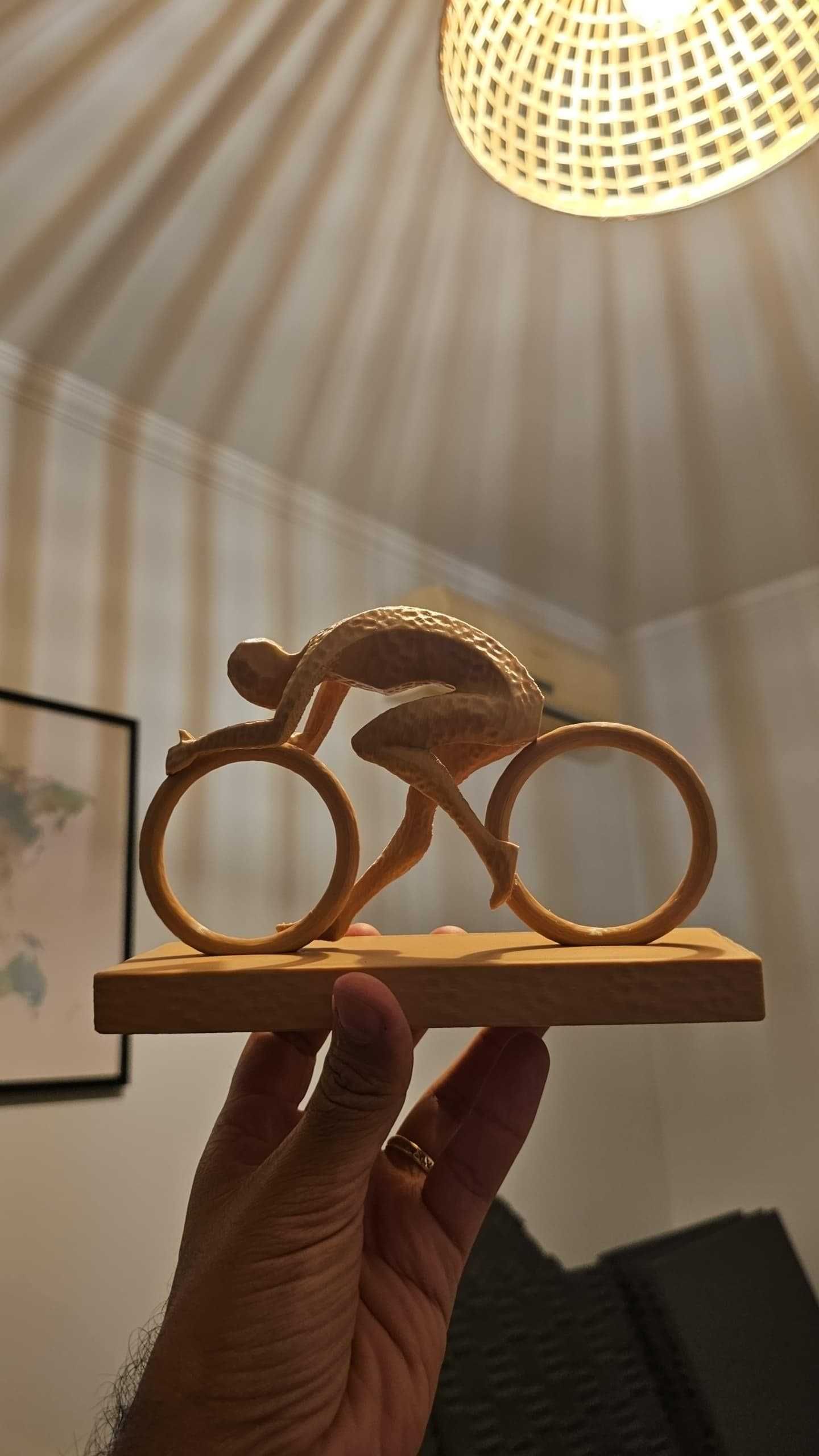 Escultura Decorativa 3D - Ciclista Estilizado - Montijo