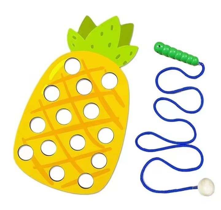 Дерев'яна іграшка зі шнурівкою