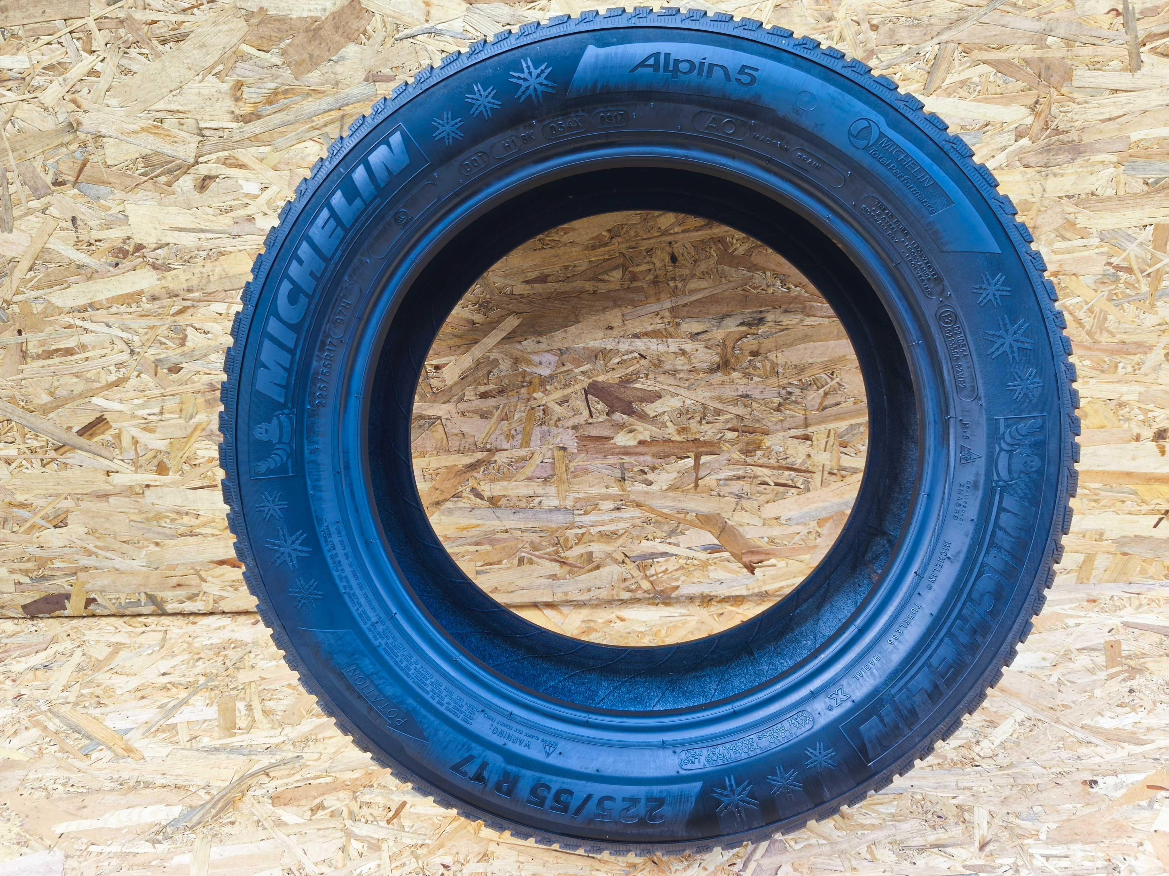 1x Opona zimowa MICHELIN ALPIN 5 225/55 R17 97H 2017