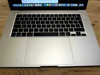 MacBook Air z czipem M3-1 TB SSD + 24 GB RAM