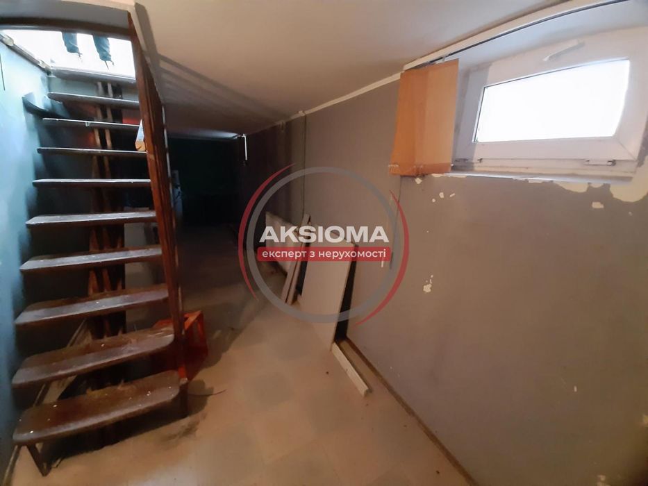 Продаж нежитлового приміщення в центрі--