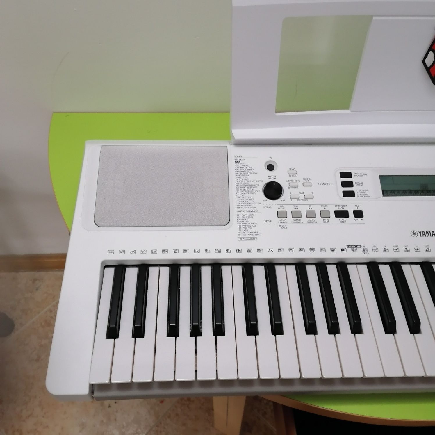 Piano Yamaha ez300