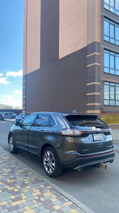 Ford Edge titanium