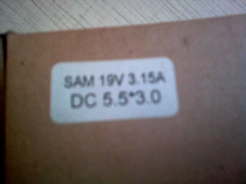 Новый Адаптер Samsung ноутбука 19V. 3,16A Зарядка Блок питания
