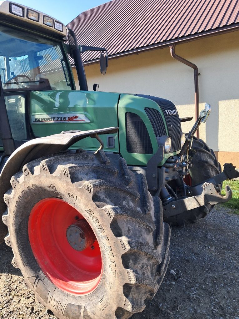 Sprzedam ciągnik marki fendt 716