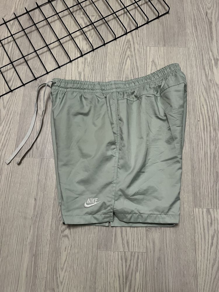 Шорти Nike Men's Club Essentials Woven Flow M Найк