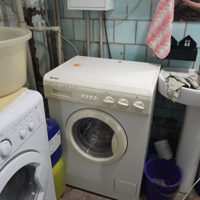 Здам 2 кімнати у гуртожитку на Площі Польовій р - н Фонтану