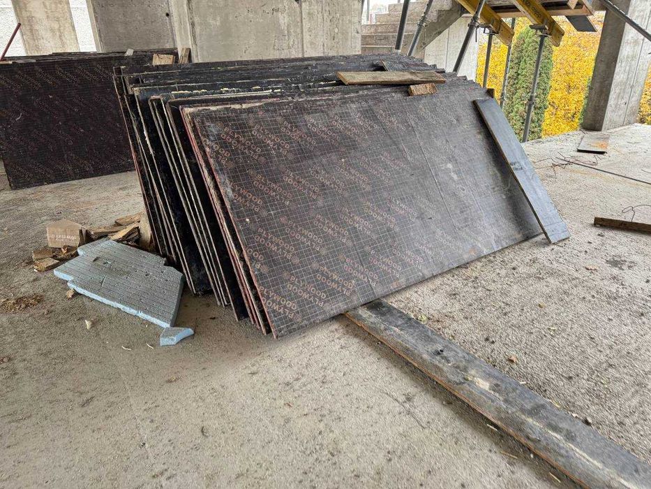 Продаю фанеру ламіновану. Гладка 21 мм.