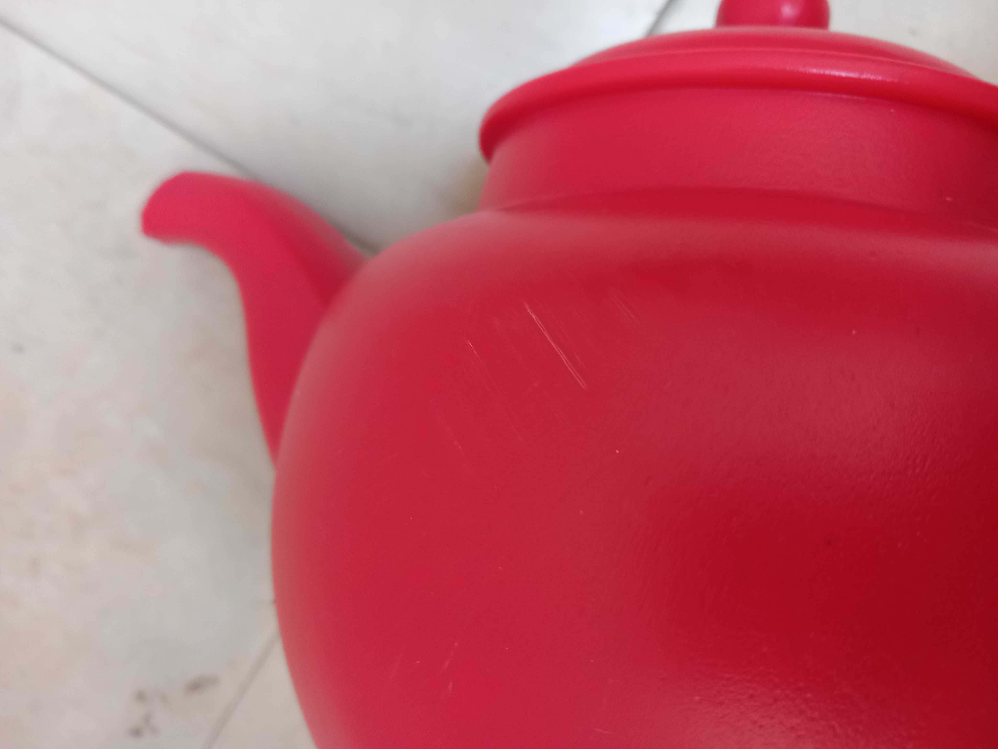 Regador original forma bule em plástico vermelho cap. 1,5 l