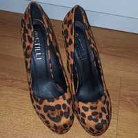 Жіночі туфлі леопардові