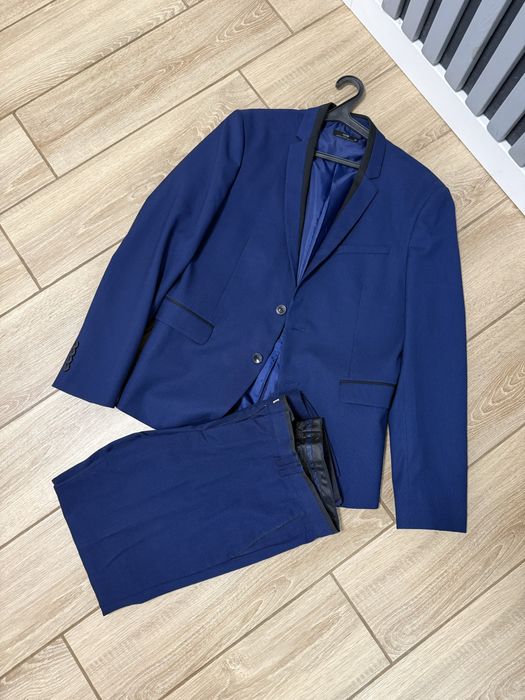 Чоловічий костюм синій розмір М