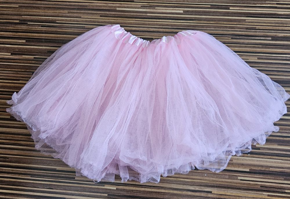 Różowa spódniczka