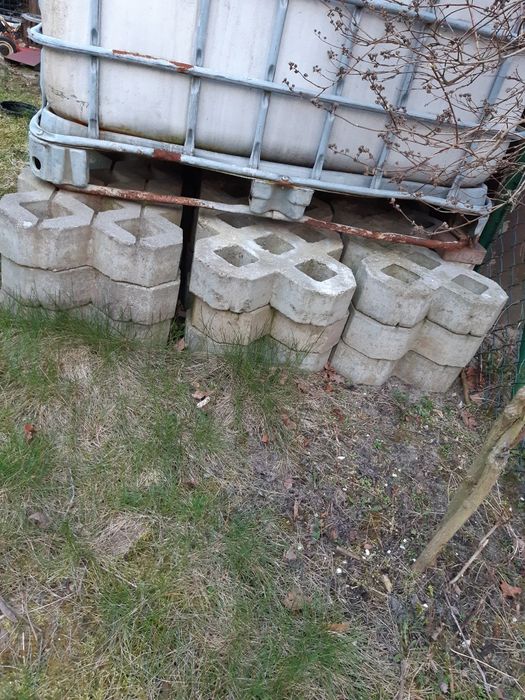 Płyty ażurowe używane