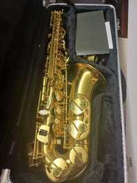 sprzedam saksofon C.Giant