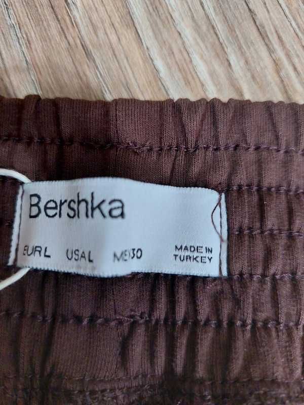 Bershka śliczne spodnie roz 40 /42