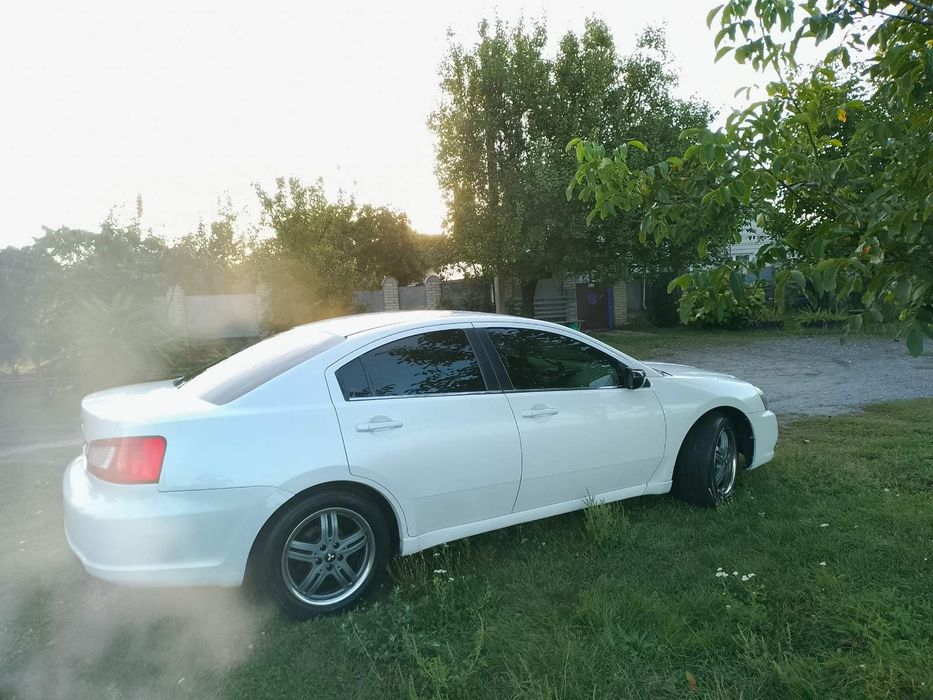 Mitsubishi Galant