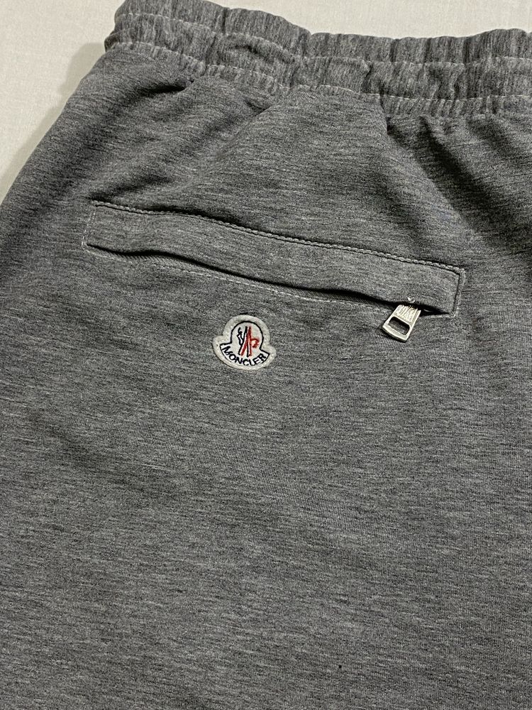 спортивні шорти moncler