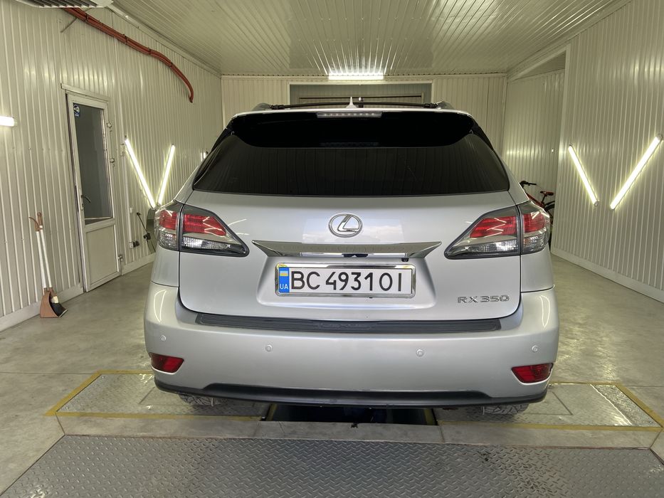 Лексус рх 350 газ бензин пробіг 148 тис км домашнє авто