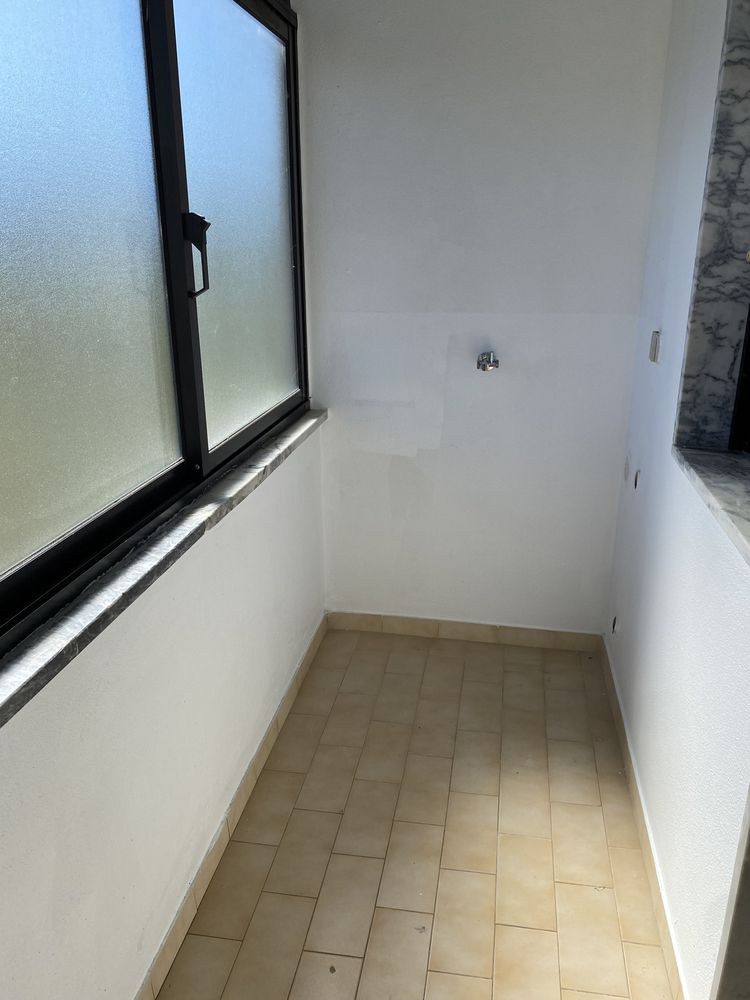 Apartamento T3, ultimo andar.