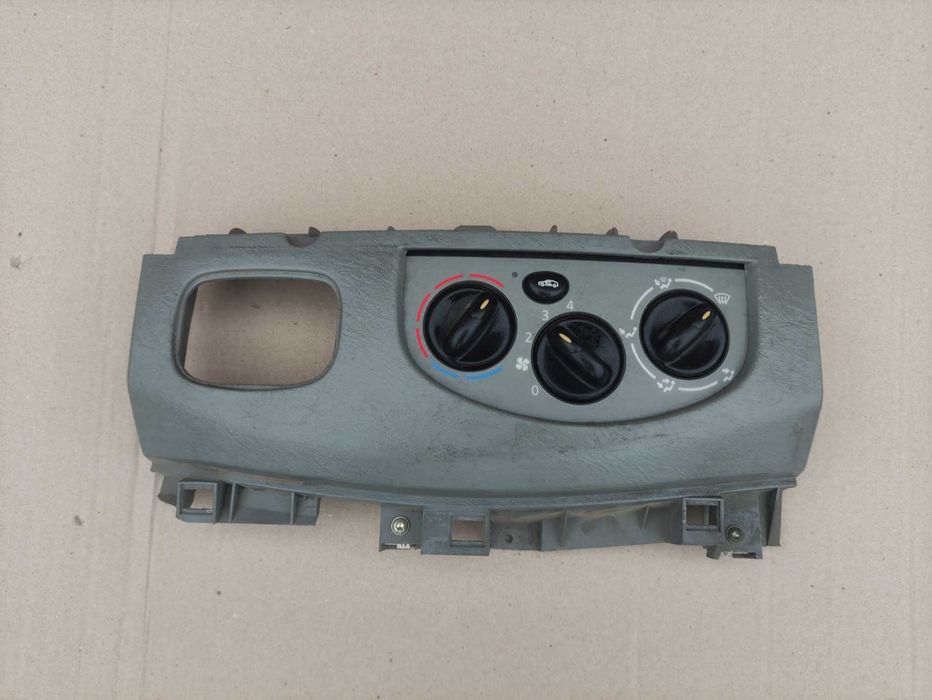 Блок управления переключатель печки Renault Trafic Opel Vivaro 1,9 2,0