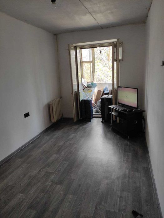 Продаж  двокімнатної квартири (від власника), вул. Євгена Логінова.