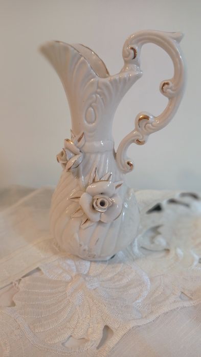 Mały stary porcelanowy dzbanek Kunst
