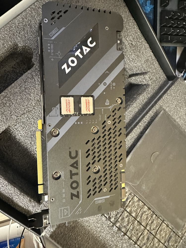 Продам Відеокарта ZOTAC GeForce GTX 1080 Ti 11GB