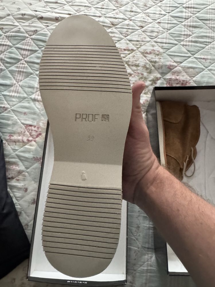 Sapatos prof novos