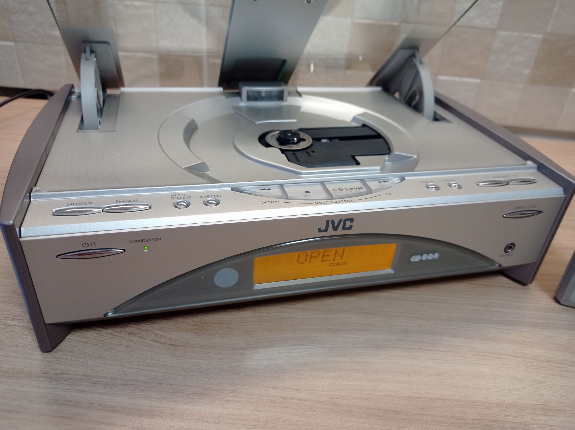 JVC FS-SD9R в идеальном состоянии. Пульт в комплекте.