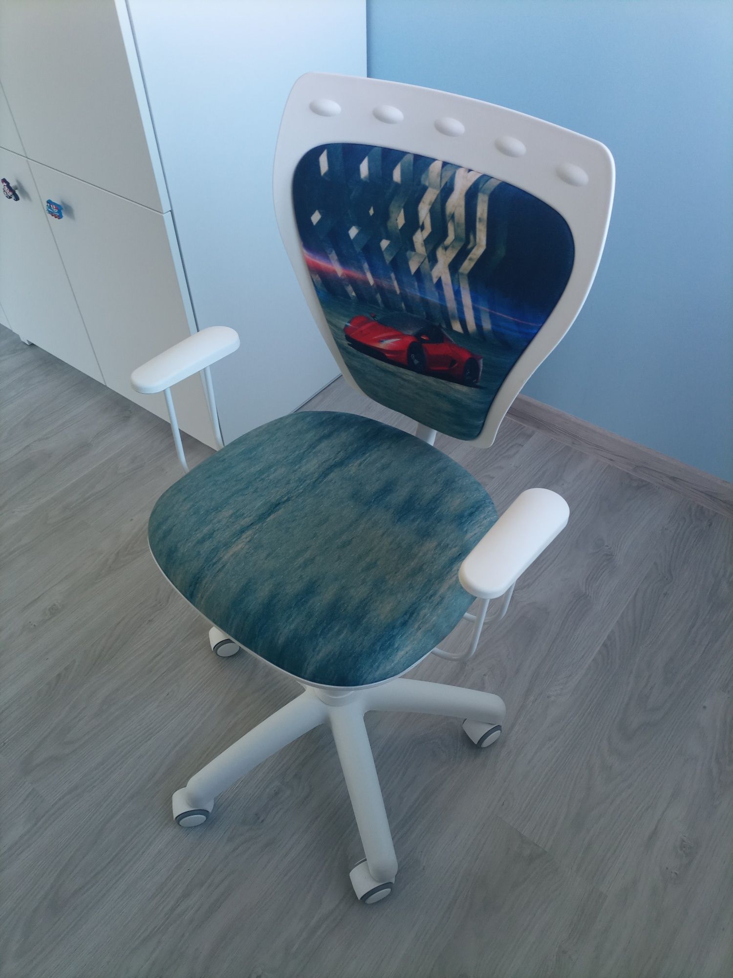 Fotel dziecięcy w idealnym stanie