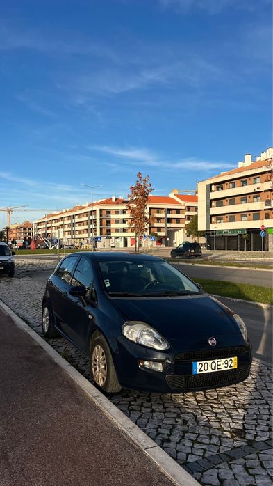 Fiat Punto 1.3 Multijet 90cv- Carro fiável e económico.