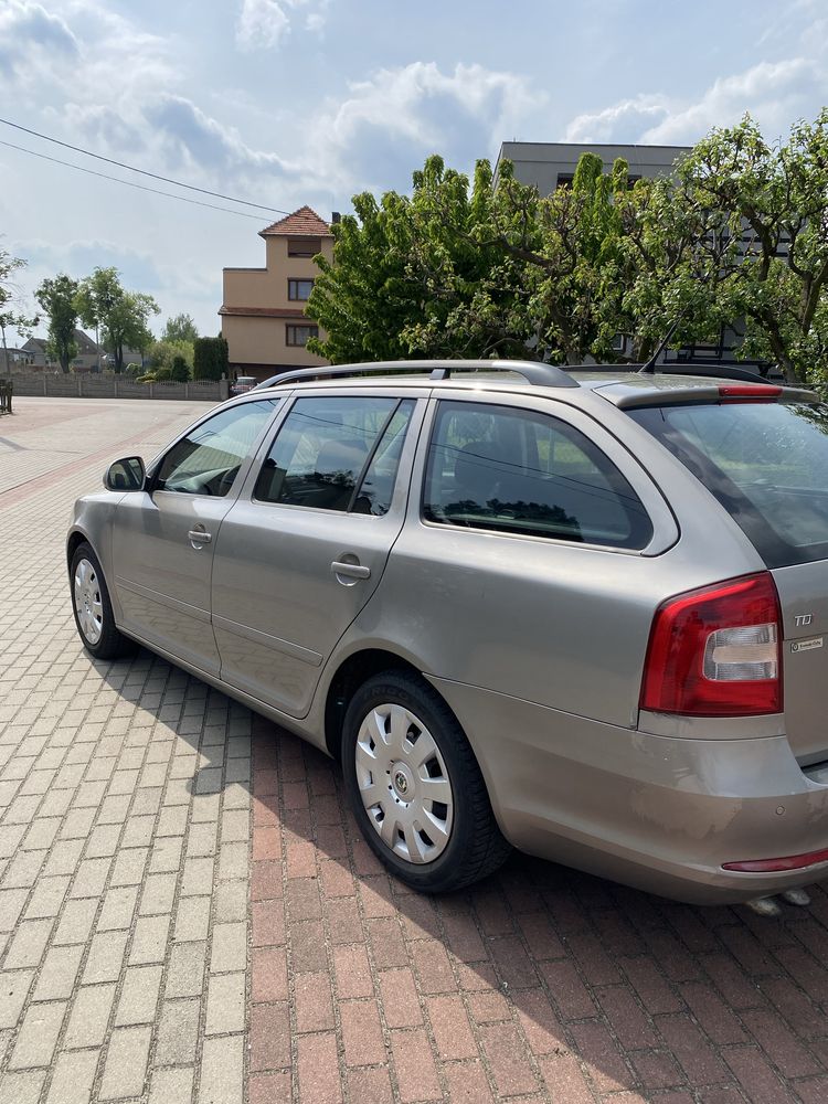 Skoda Octavia Kombi 2.0 TDI 140KM Ambiente