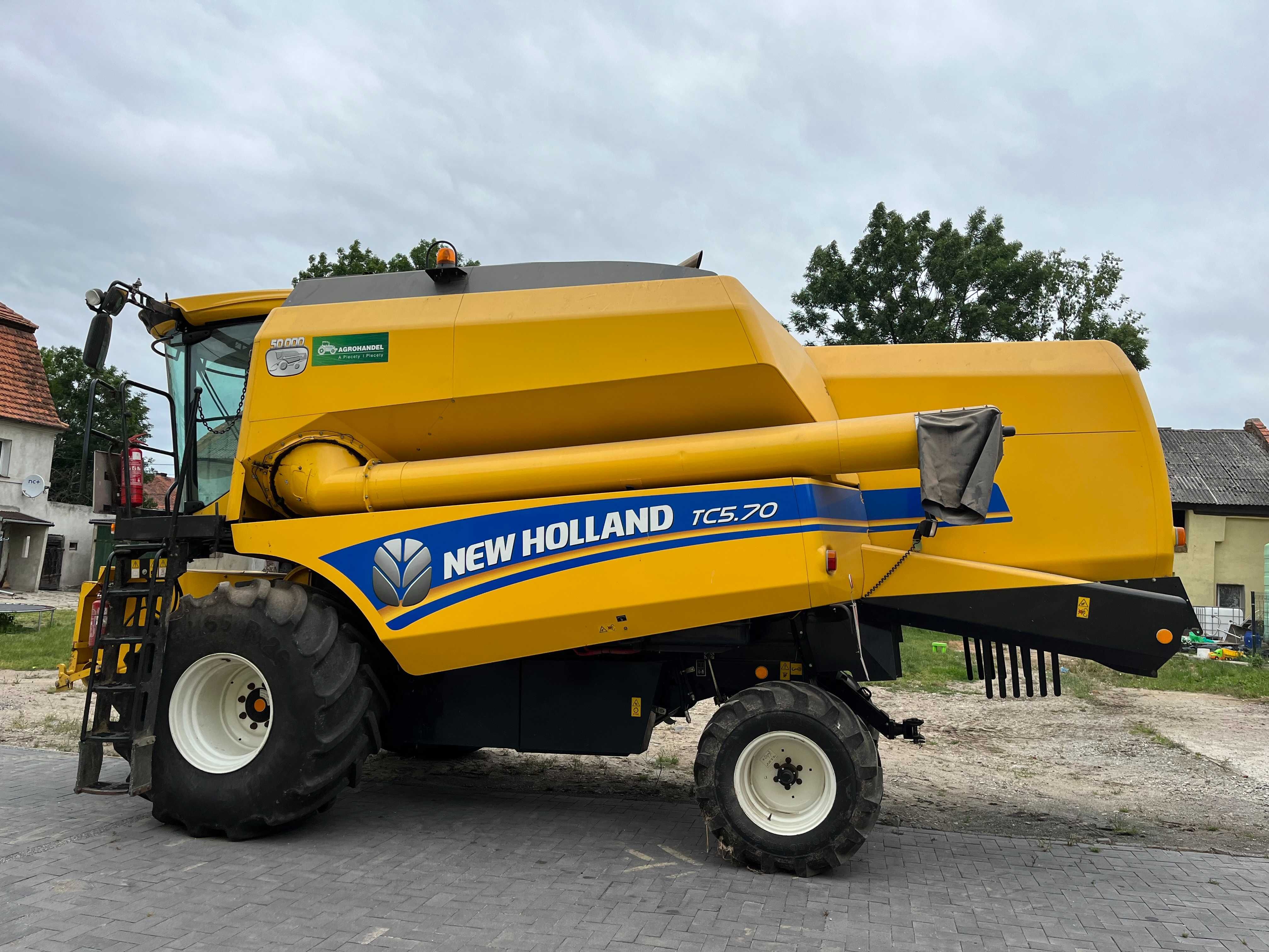 Kombajn New Holland TC 5.70