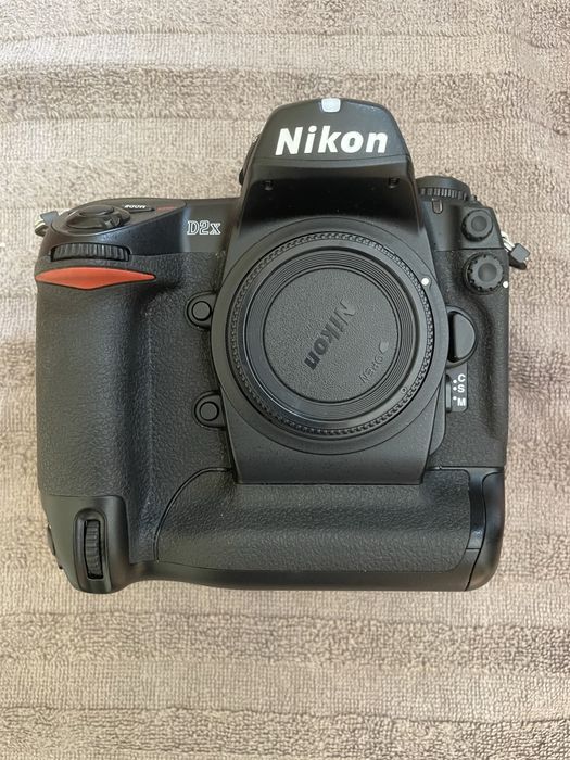Nikon D2x  body only