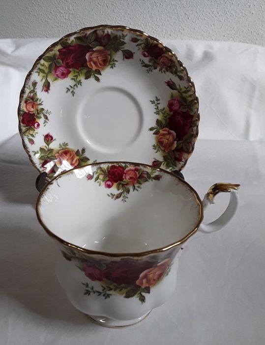 Chávena e pires Old Country Roses, Royal Albert, Bone China, England