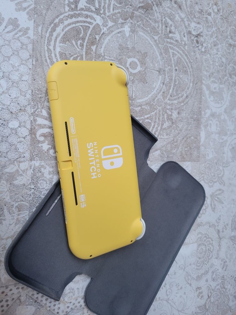 Nintendo switch lite + оригінальний чохол