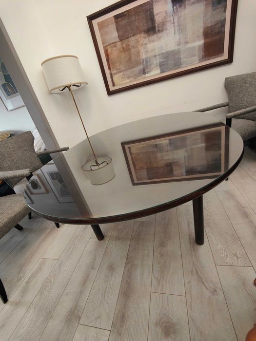 Mesa de jantar redonda/oval em madeira com tampo de vidro