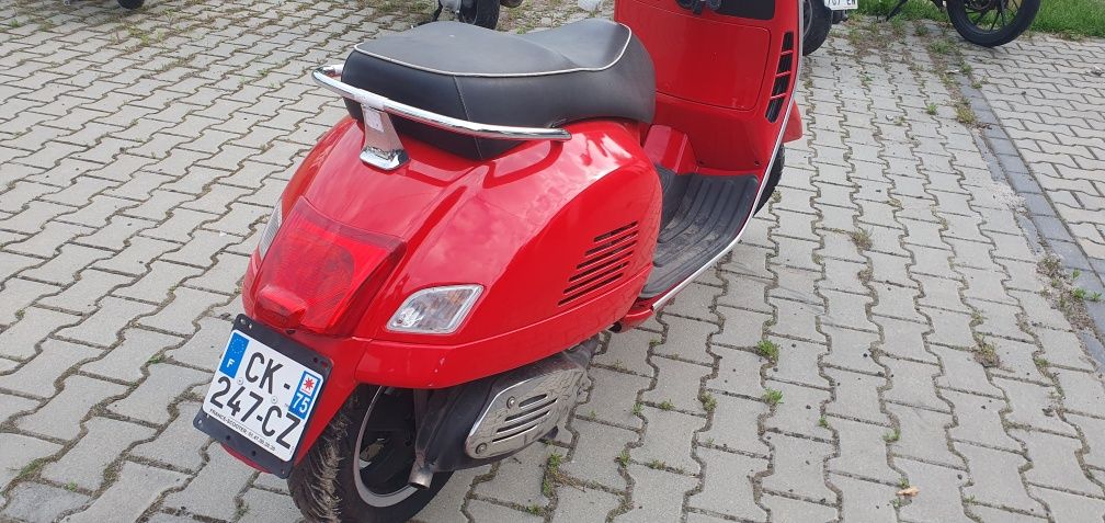 Piaggio vespa gts 125
