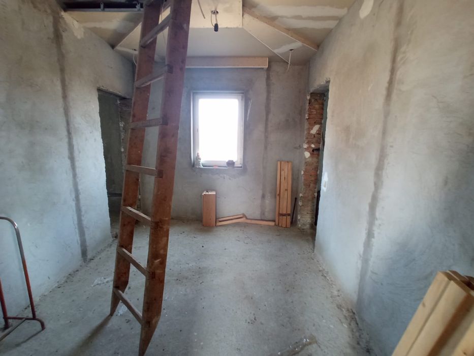 Продається господарство та магазин.