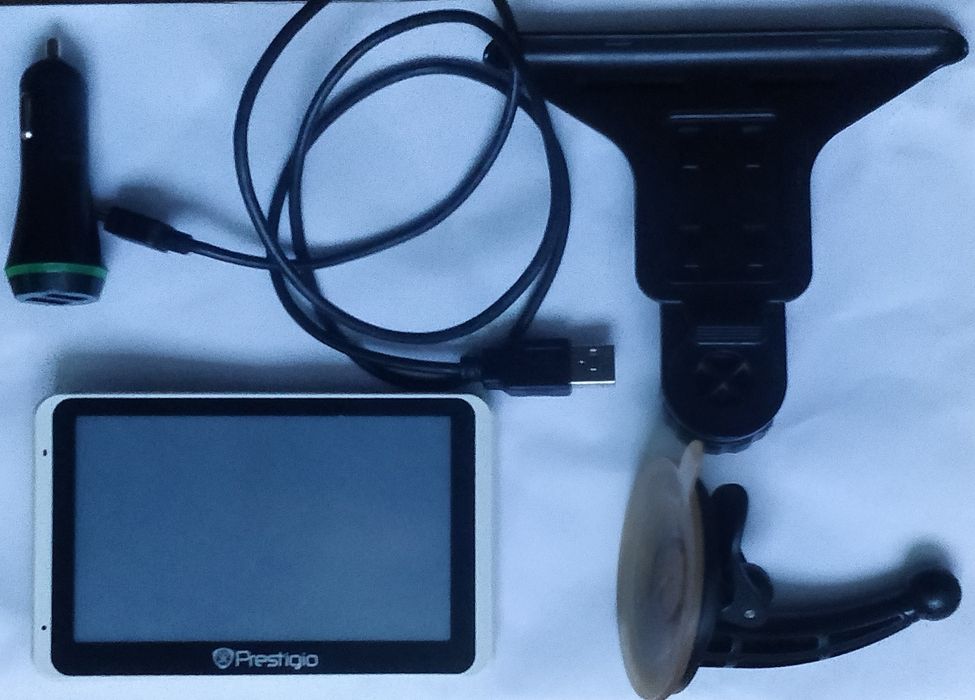 GPS навігатор Prestigio GeoVision з відеореєстратором