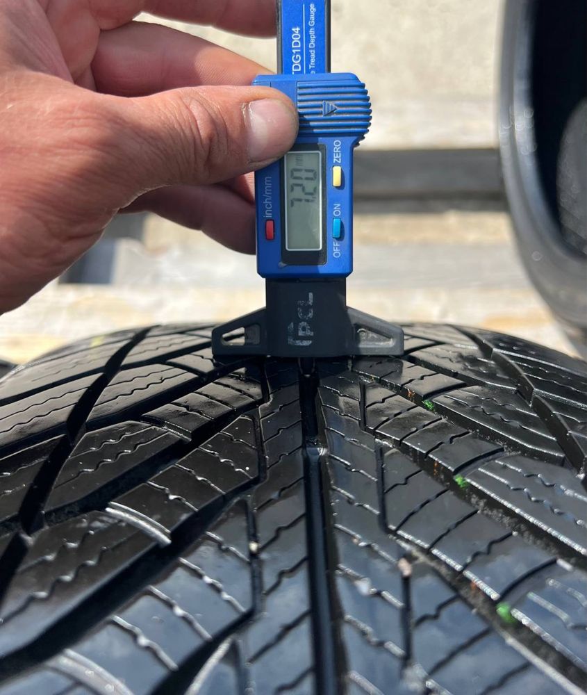 Шины б у 245/45R18 GOODYEAR ULTRA GRIP 8 ранфлет