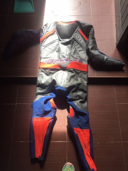 Fato dainese tamanho M