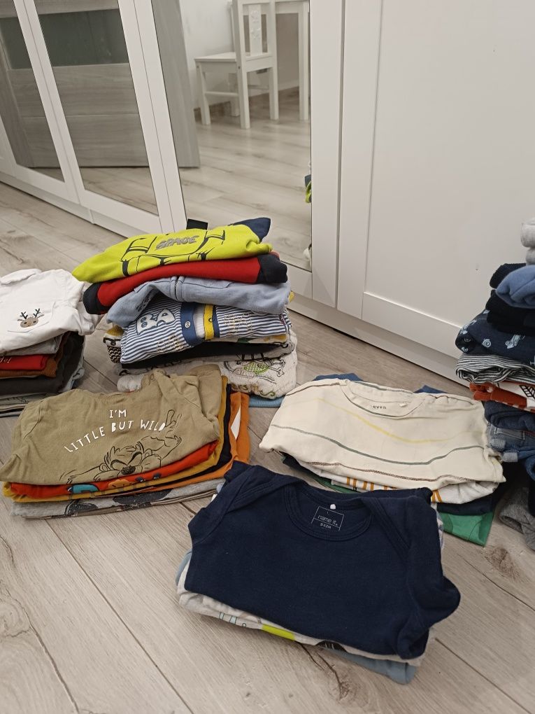 2 – Zestaw ubranek dla chłopca, rozmiar 80 (65 sztuk)