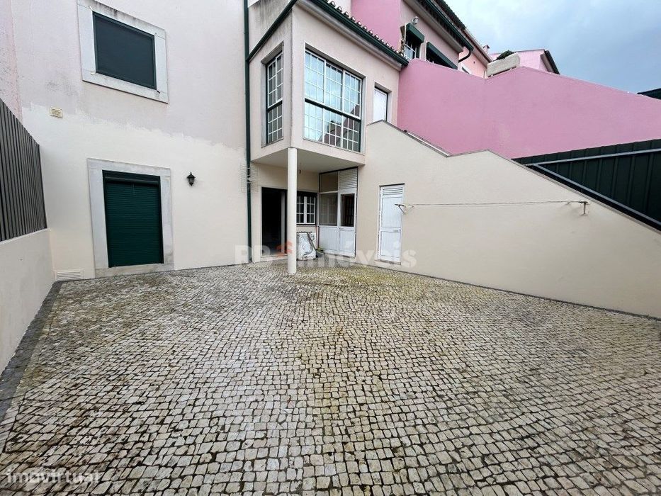 Andar de moradia T2 c/ logradouro - Encosta das Maias, Tomar