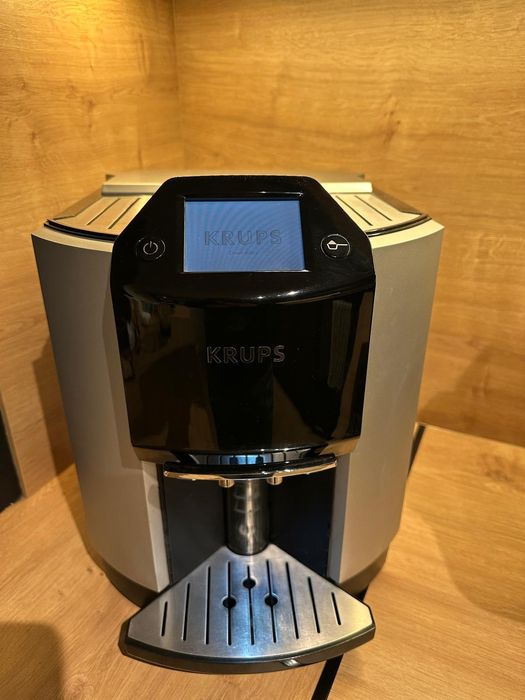 Ekspres ciśnieniowy do kawy KRUPS EA9000